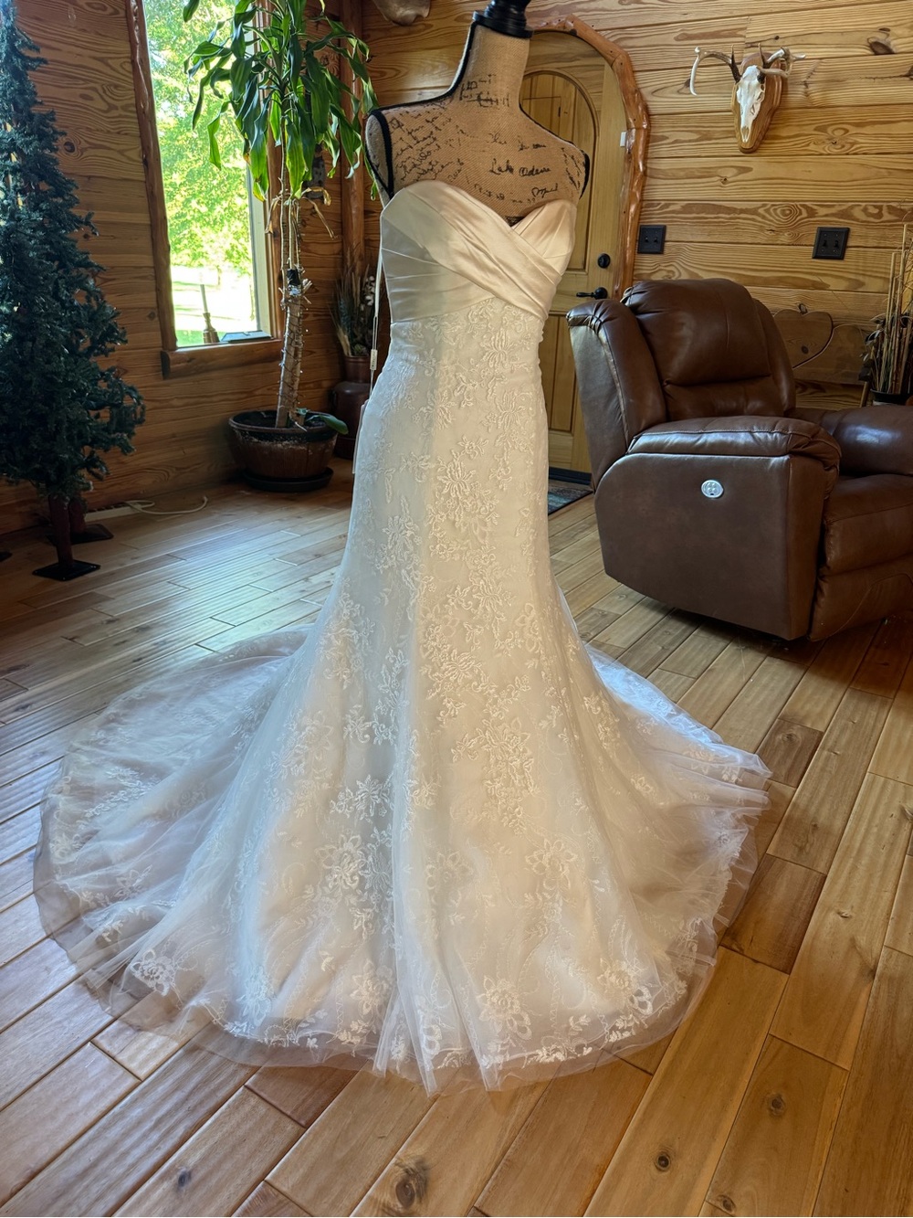 Strapless Lace A-Line Wedding Dress in Ivory - Designer Style - Picture 2 of 8